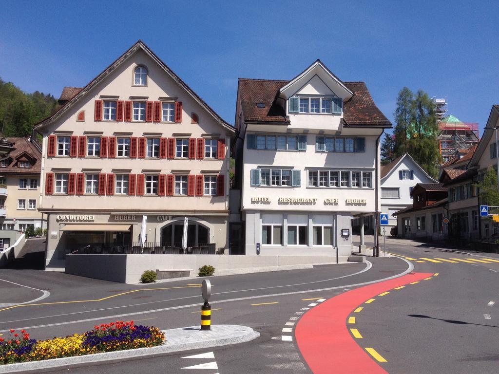 Cafe-Conditorei Hotel Huber Lichtensteig ภายนอก รูปภาพ